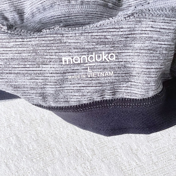 Manduka Cross Straps Sports Bra Woman’s Size Large Grey Space Dye Light Padding - Picture 4 of 12